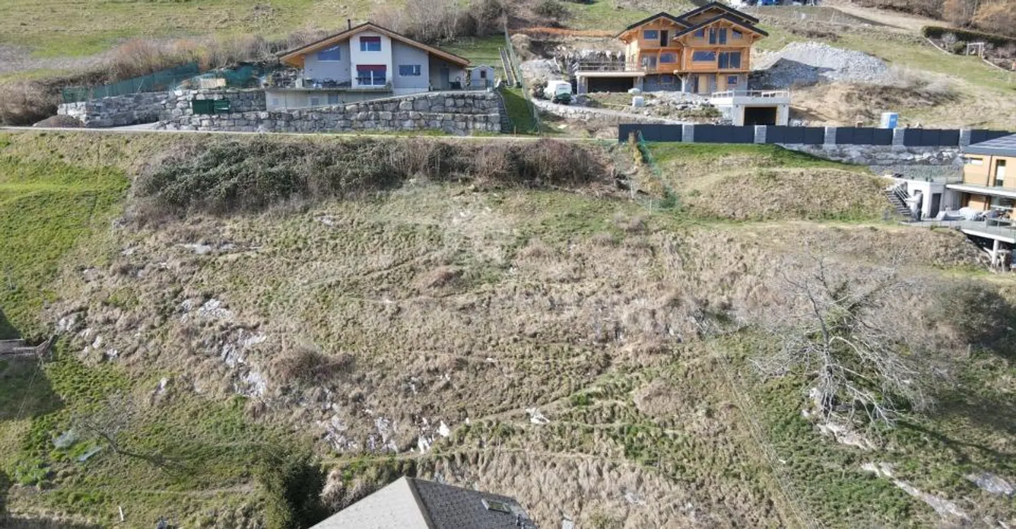 TERRENO EDIFICABILE - TRANQUILLO, SOLEGGIATO E VISTA SULLE DENTS DU MIDI - Foto 4 di 9