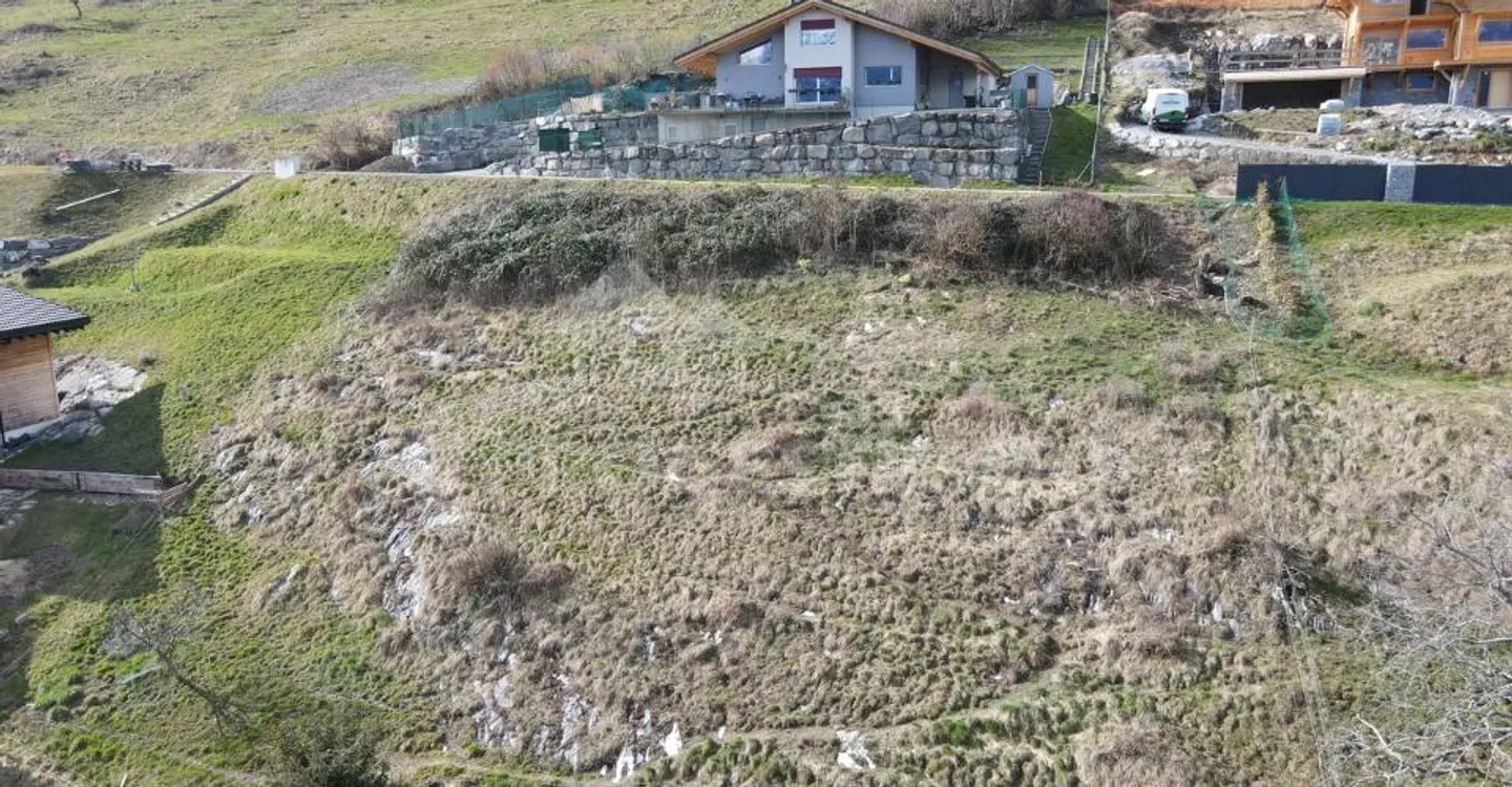 TERRENO EDIFICABILE - TRANQUILLO, SOLEGGIATO E VISTA SULLE DENTS DU MIDI - Foto 5 di 9