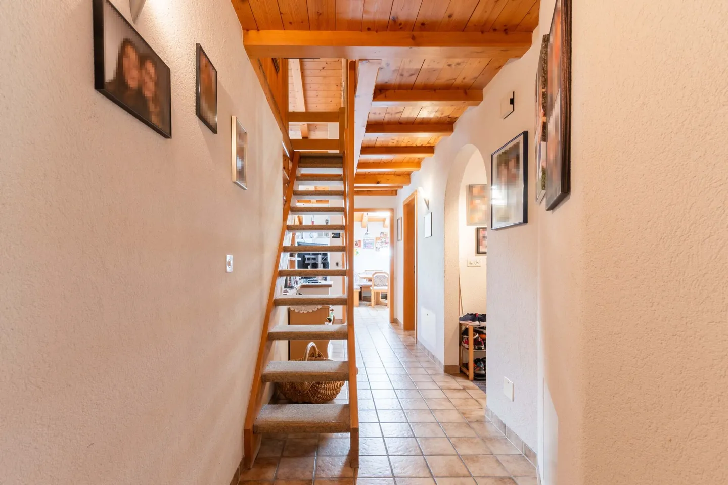 Spacious 5-Room Penthouse Apartment in Chalet Granit - Photo 4 of 23