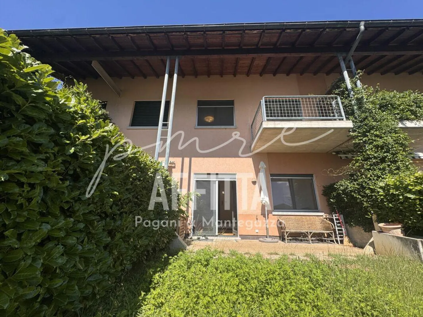 CASTAGNOLA | MAISON À LOUER AVEC JARDIN ET VUE SUR LE LAC - Photo 3 sur 11