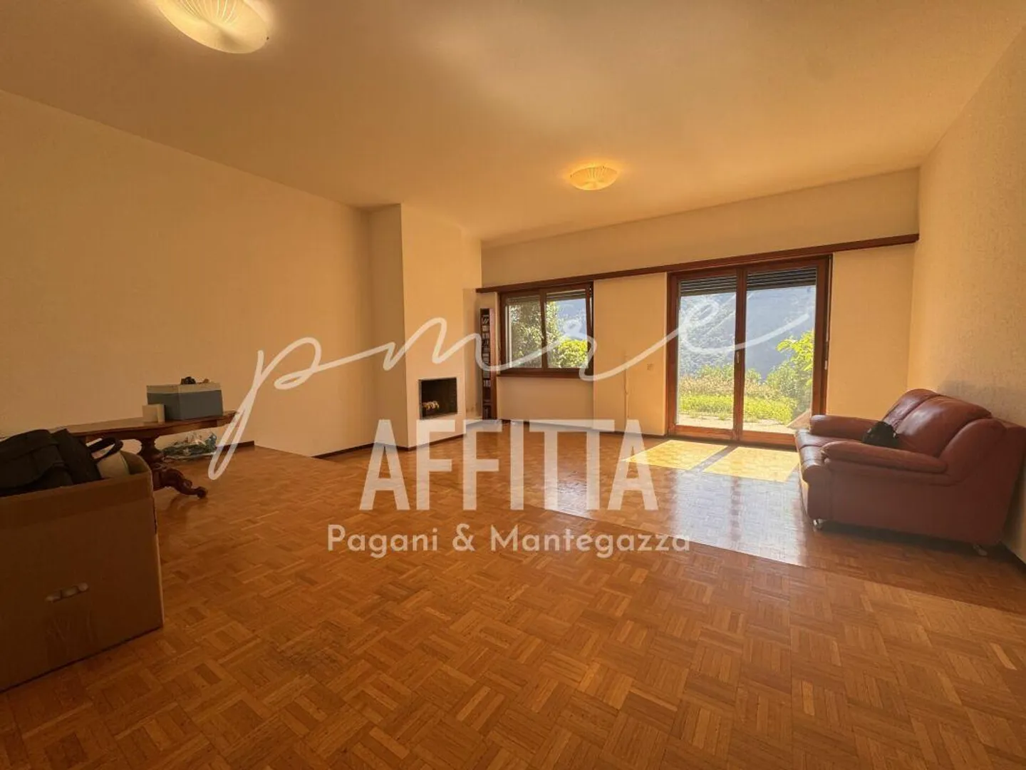 CASTAGNOLA | MAISON À LOUER AVEC JARDIN ET VUE SUR LE LAC - Photo 4 sur 11