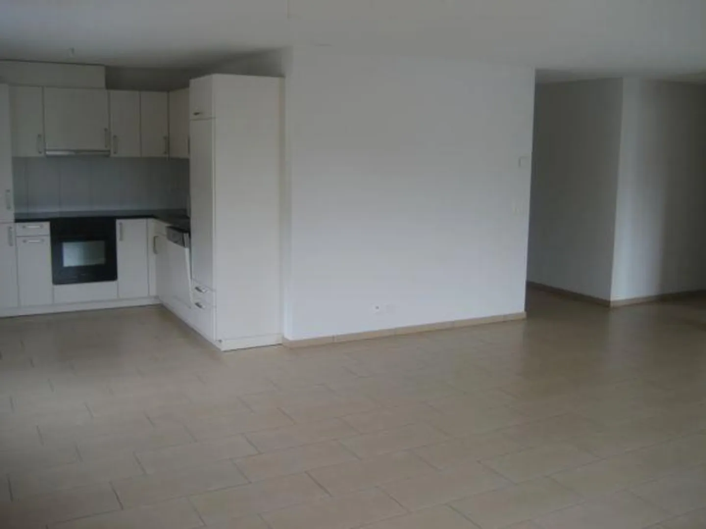 Modern 5.5-room apartment with balcony in Pieterlen - Photo 6 of 13