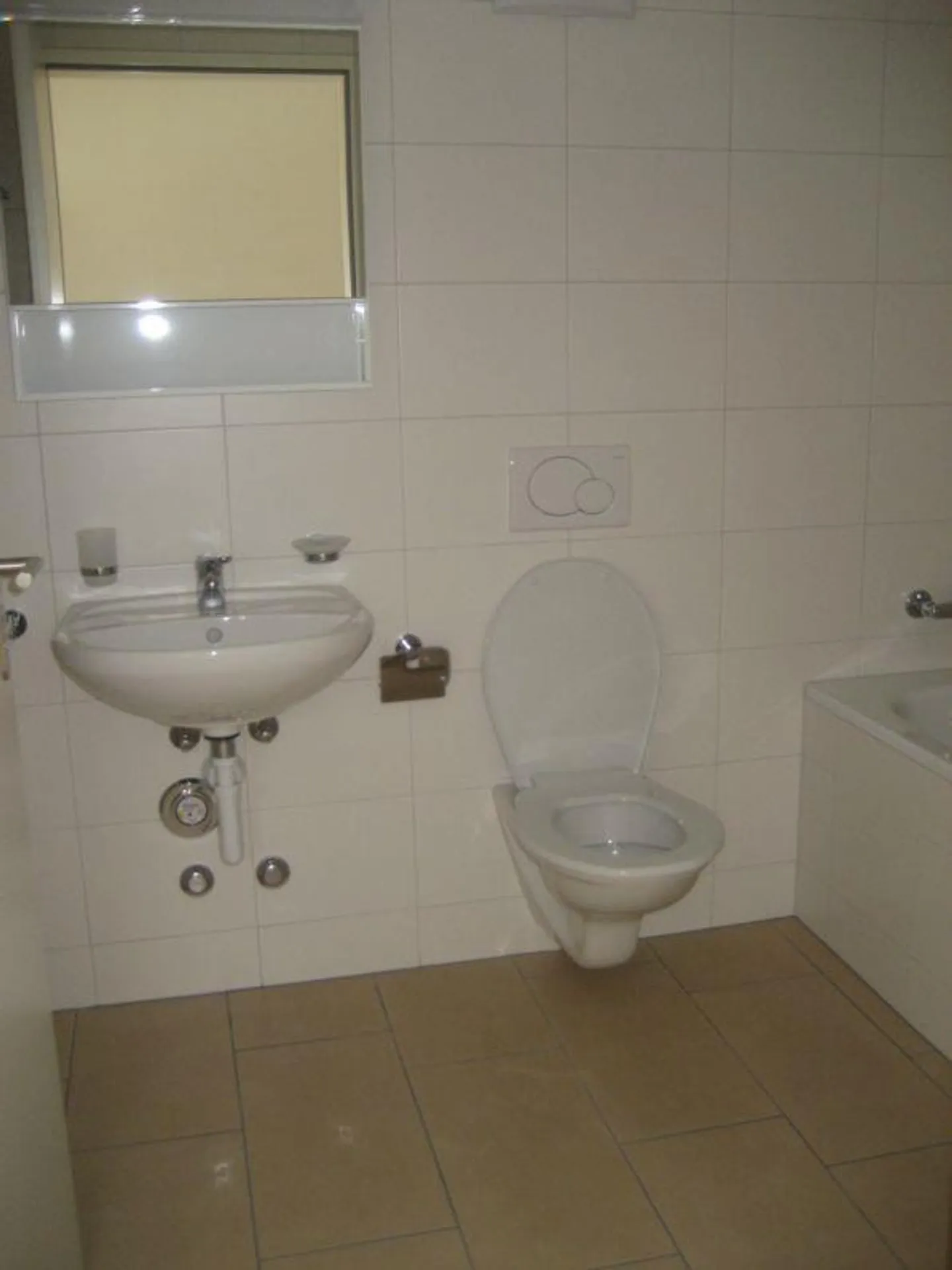 Modern 5.5-room apartment with balcony in Pieterlen - Photo 10 of 13