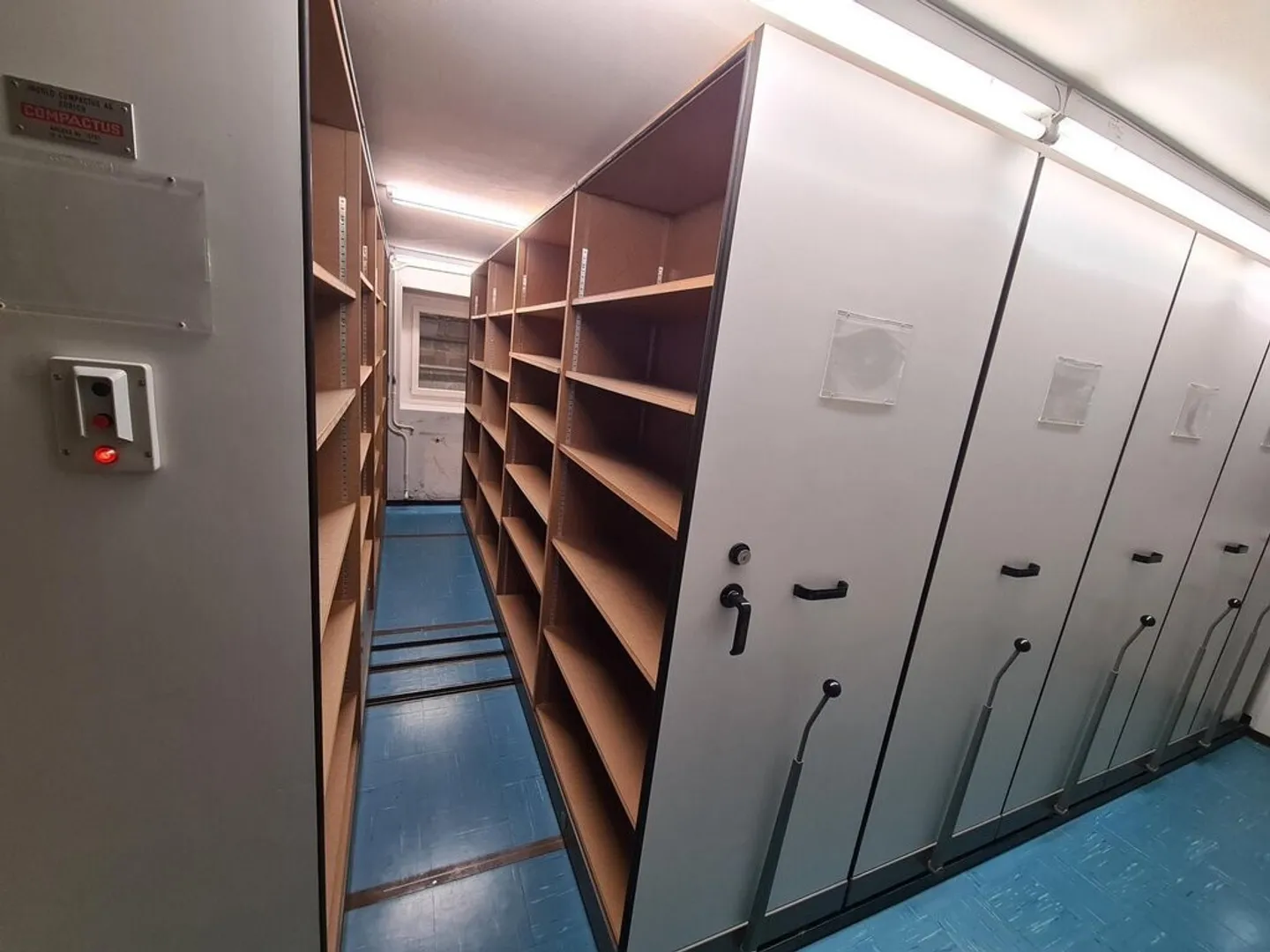 Archive storage in the heart of Lausanne! - Photo 2 of 4