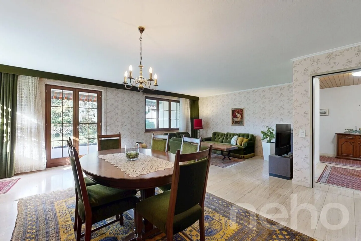 Charming 5.5-Room House with Plenty of Space and Idyllic Garden - Photo 4 of 12