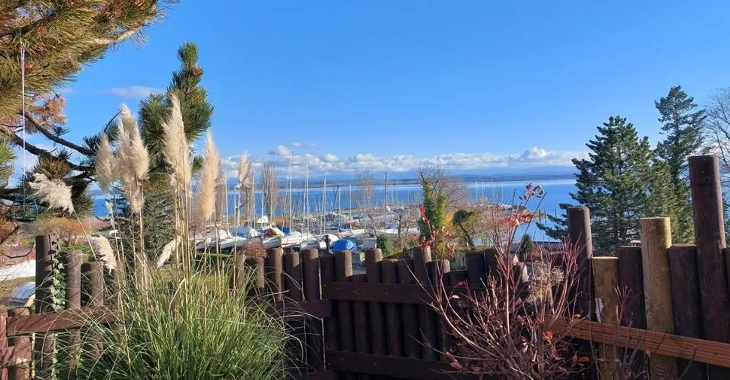 Außergewöhnliche Villa mit Seeblick - Foto 3 von 8