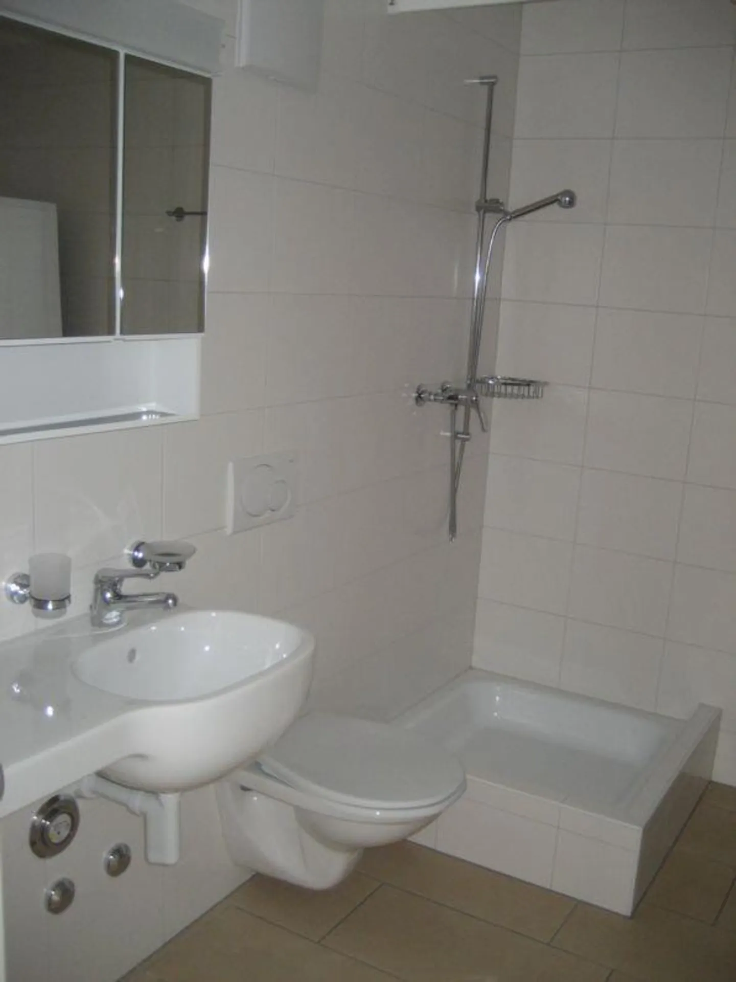 Modern 5.5-room apartment with balcony in Pieterlen - Photo 12 of 13