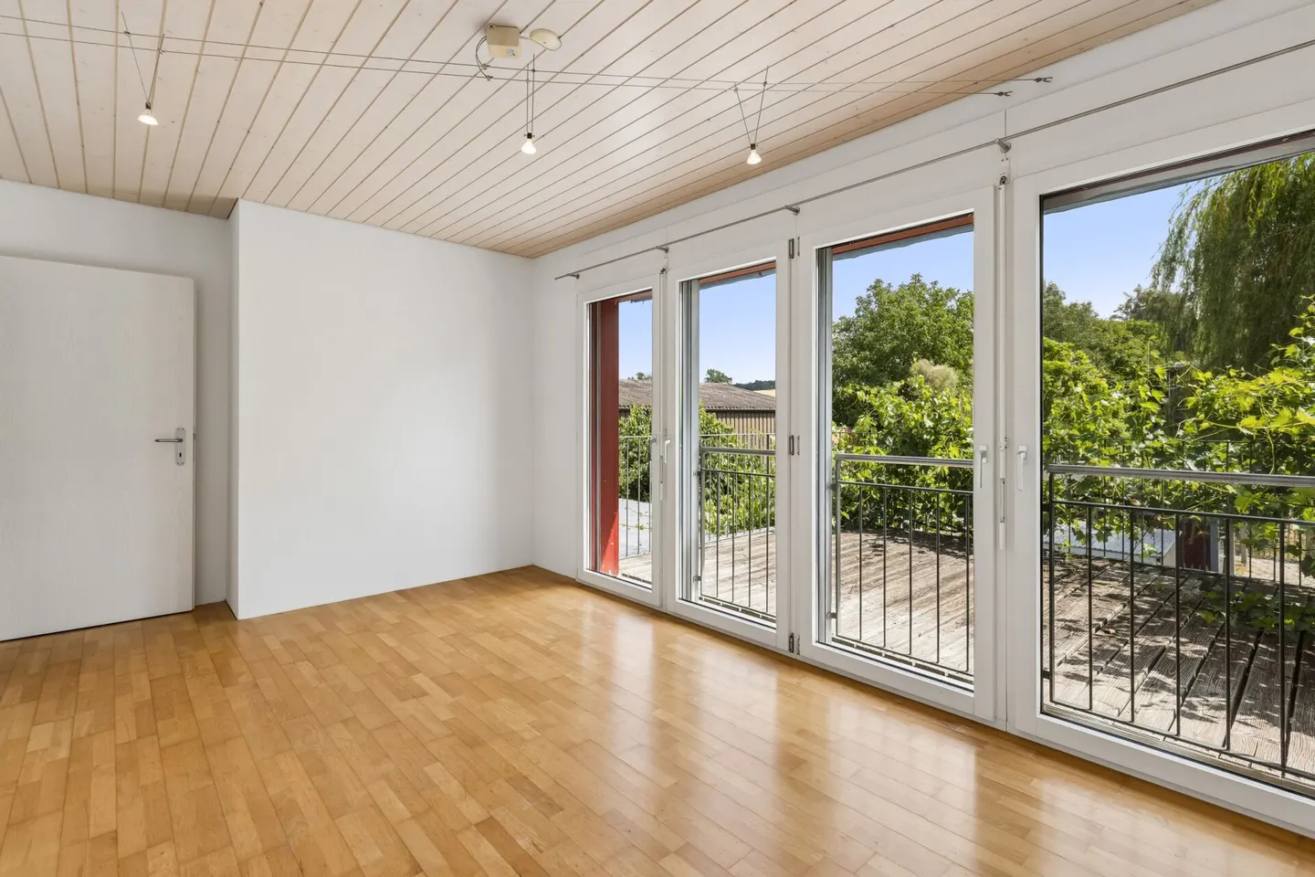 Casa unifamiliare di 4,5 stanze modernizzata con un ambiente adatto alle famiglie - Foto 8 di 14