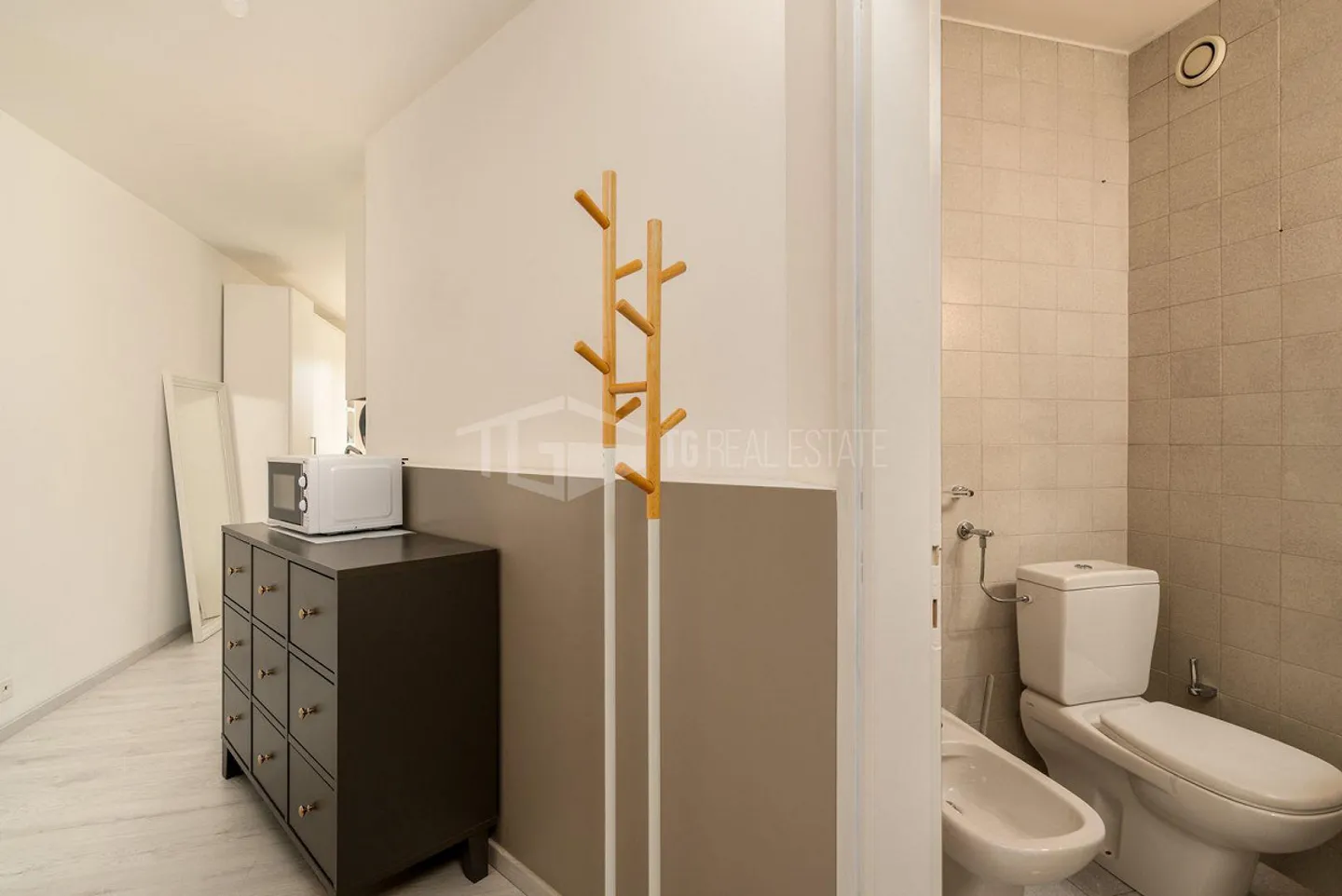 Bright 25 m² studio apartment with lake view - Photo 4 of 8