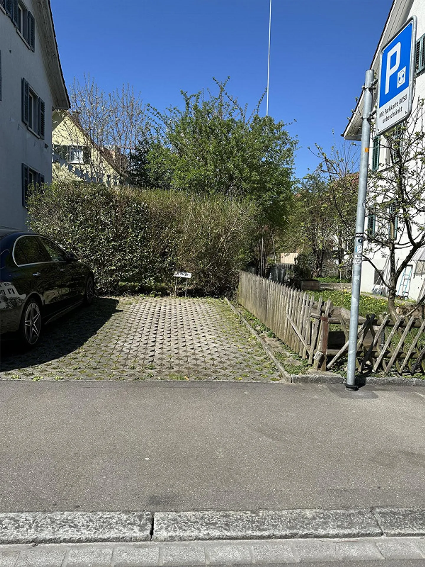 Outdoor parking space in Zurich-Oerlikon - Photo 1 of 1