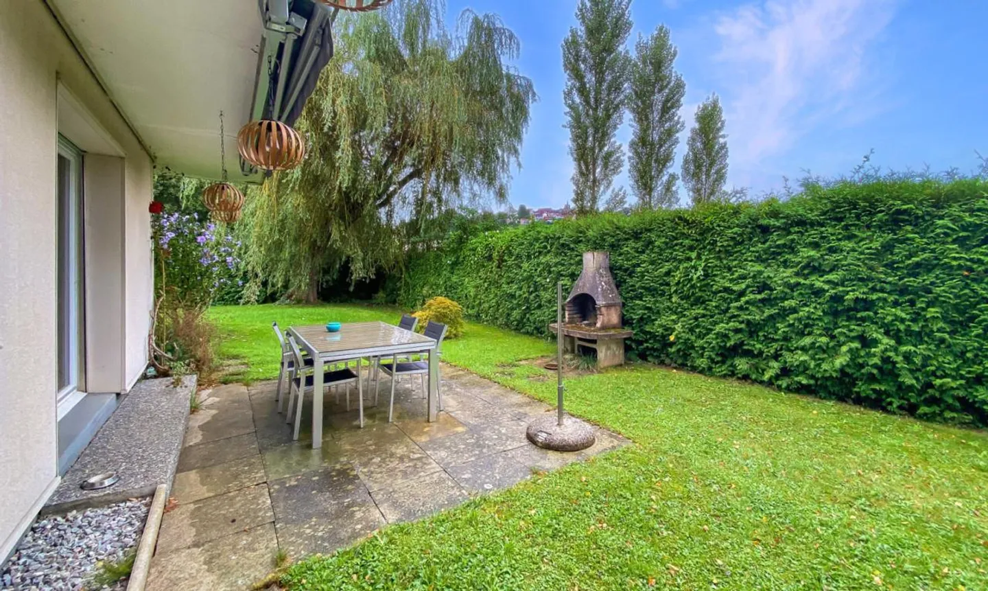 MEHRFAMILIENHAUS AM RANDE EINES LANDWIRTSCHAFTLICHEN GEBIETS - CHANCE ZU NUTZEN - Foto 3 von 13