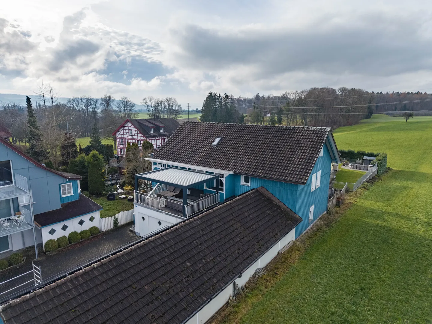 Appartement en duplex spacieux avec vue panoramique et équipements modernes - Photo 5 sur 6