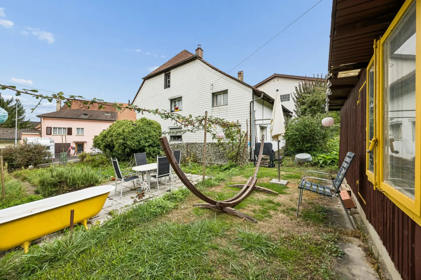 Casa bifamiliare su grande terreno con riserve di ampliamento - Foto 11 di 13