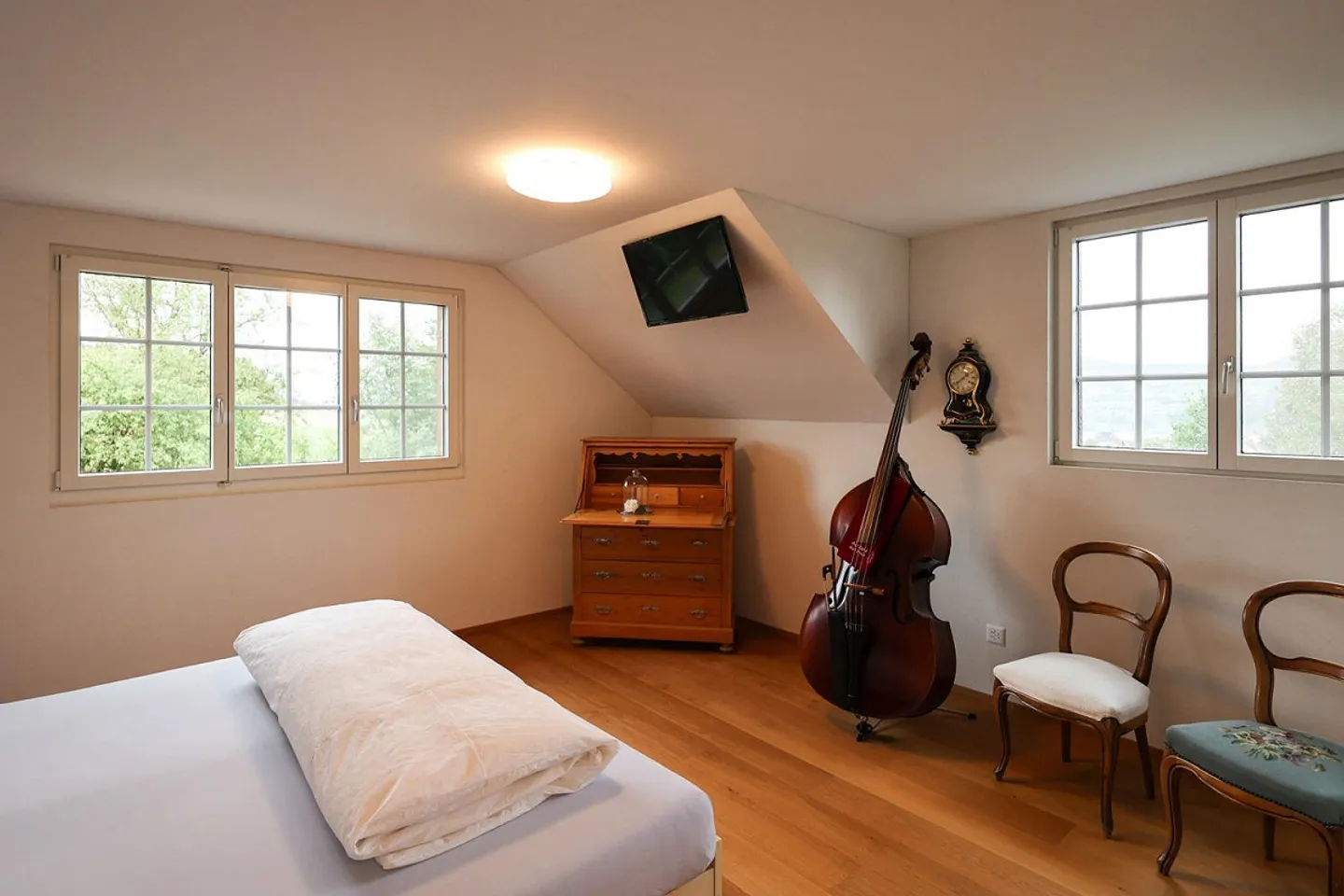 Ampia casa familiare a schiera con vista mozzafiato sul lago di Hallwil - Foto 9 di 12