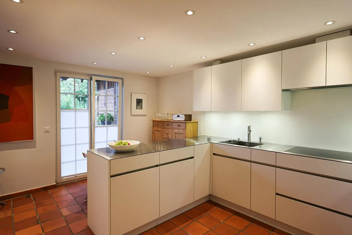 Ampia casa familiare a schiera con vista mozzafiato sul lago di Hallwil - Foto 2 di 12