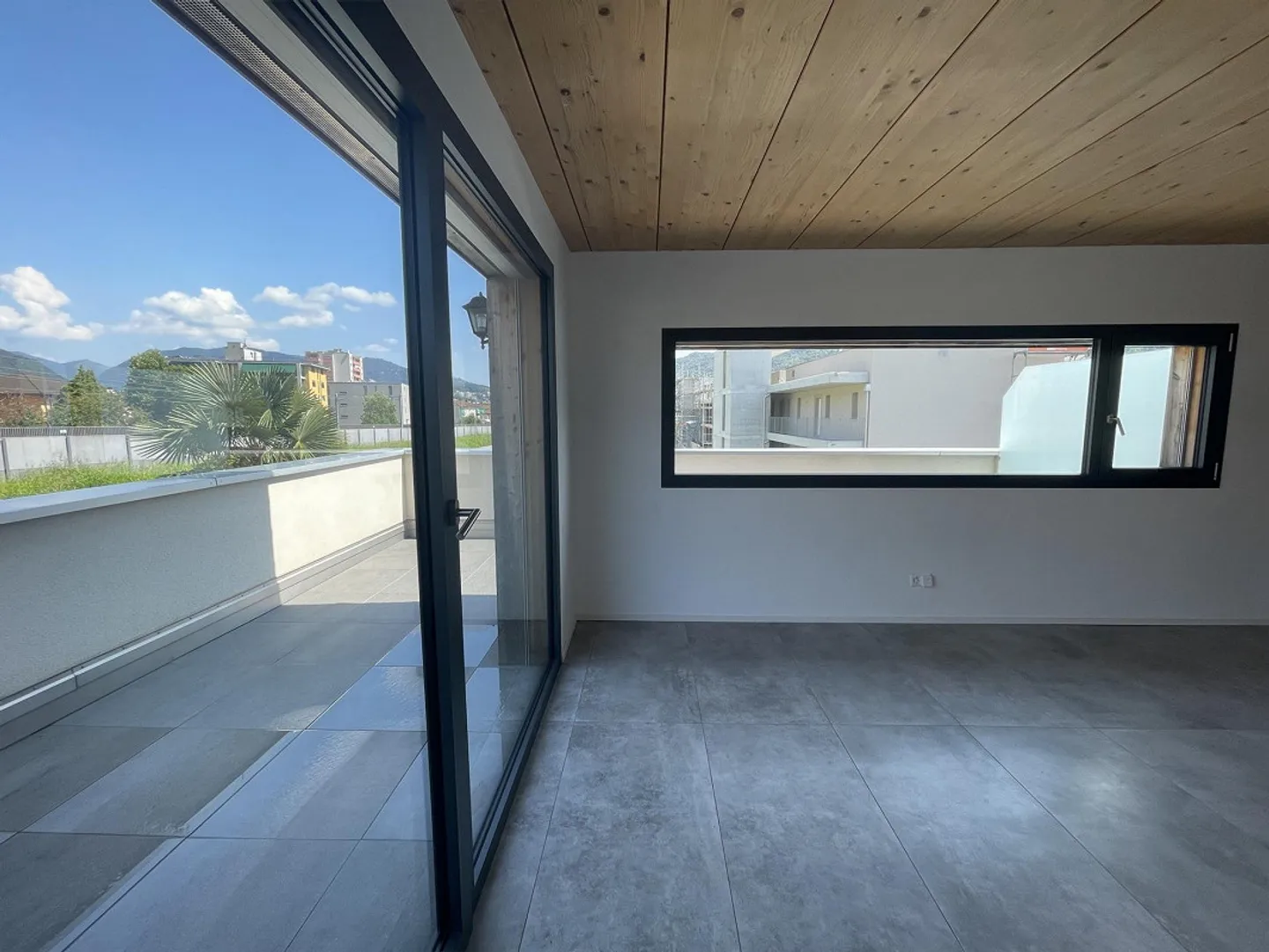 Bel appartement 2.5 dans une résidence avec solarium - Photo 1 sur 12