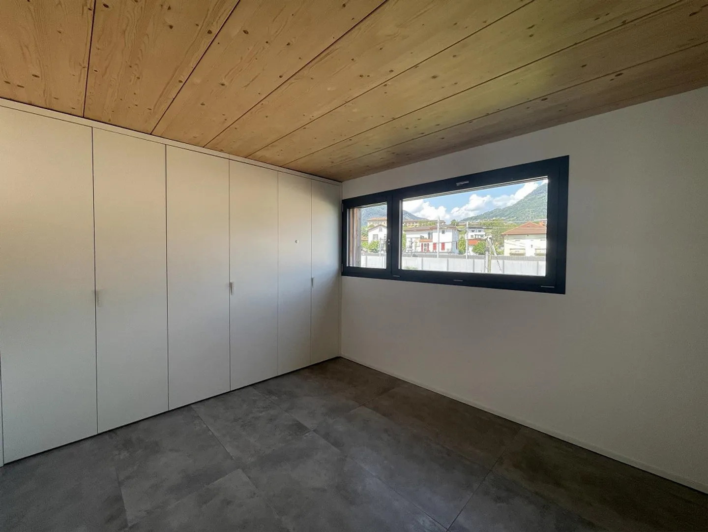 Bel appartement 2.5 dans une résidence avec solarium - Photo 4 sur 12