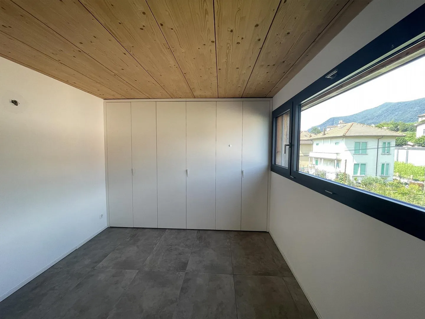 Bel appartement 2.5 dans une résidence avec solarium - Photo 5 sur 12