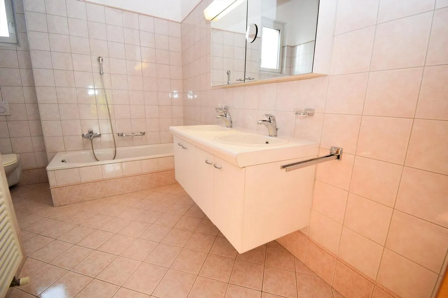 Ascona - 2.5 room apartment with air conditioning (ref. 10-4) - Photo 5 of 10