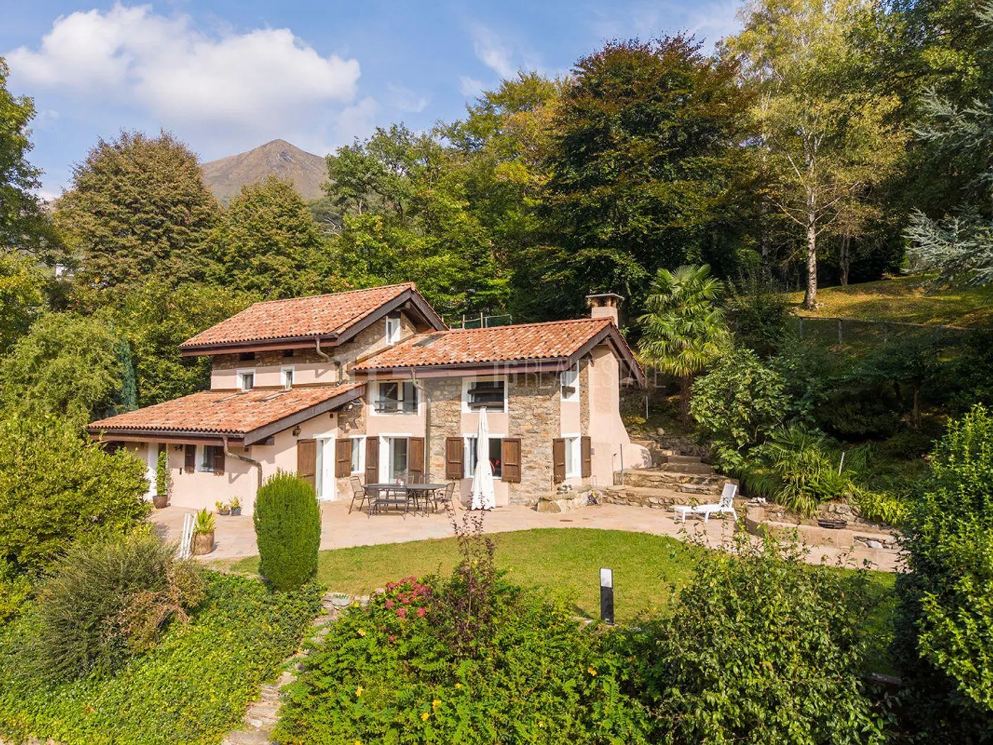 UNE OASIS DE PRIVACITÉ : VILLA AVEC LAGUNE ET DEPENDANCE - Photo 17 sur 30