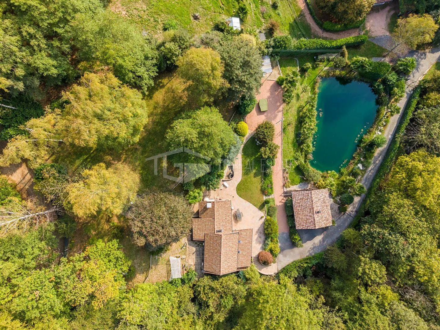UNE OASIS DE PRIVACITÉ : VILLA AVEC LAGUNE ET DEPENDANCE - Photo 19 sur 30