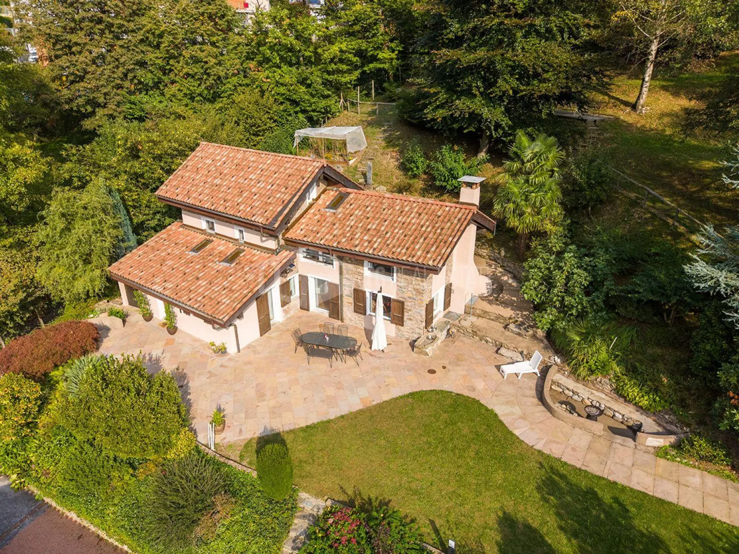UNE OASIS DE PRIVACITÉ : VILLA AVEC LAGUNE ET DEPENDANCE - Photo 18 sur 30