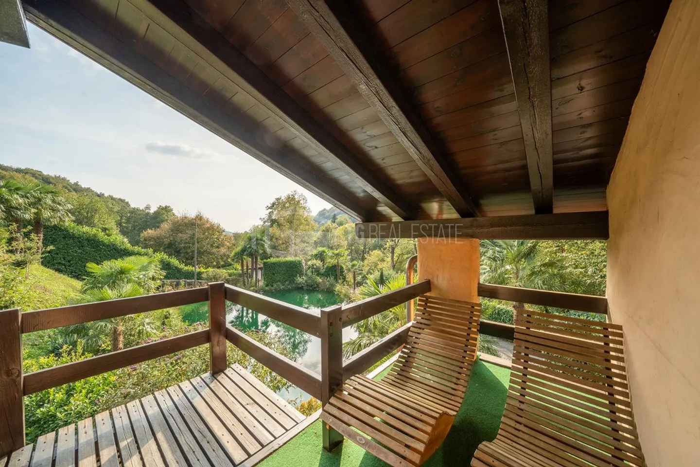 UNE OASIS DE PRIVACITÉ : VILLA AVEC LAGUNE ET DEPENDANCE - Photo 29 sur 30