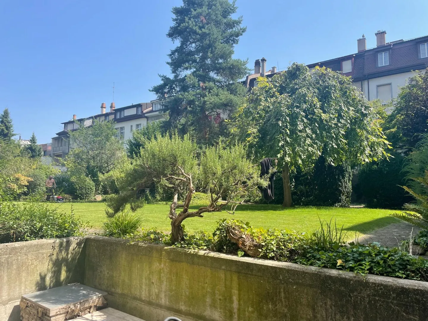 Vivre dans un quartier résidentiel central et populaire - Photo 1 sur 11