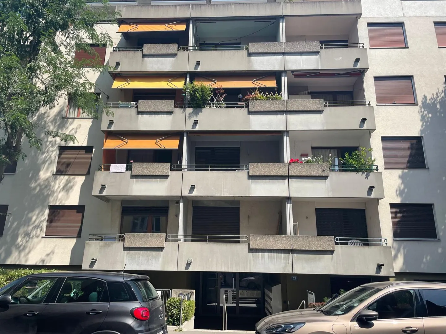 Vivre dans un quartier résidentiel central et populaire - Photo 2 sur 11