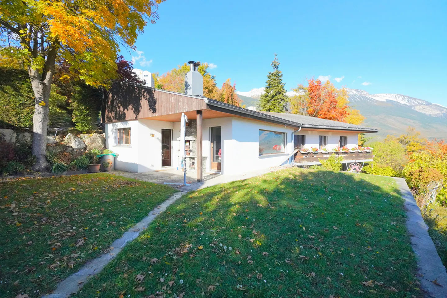 VILLA 6,5 STANZE CON APPARTAMENTO 2,5 STANZE VISTA INCOMPARABILE / VENTHÔNE - Foto 1 di 24