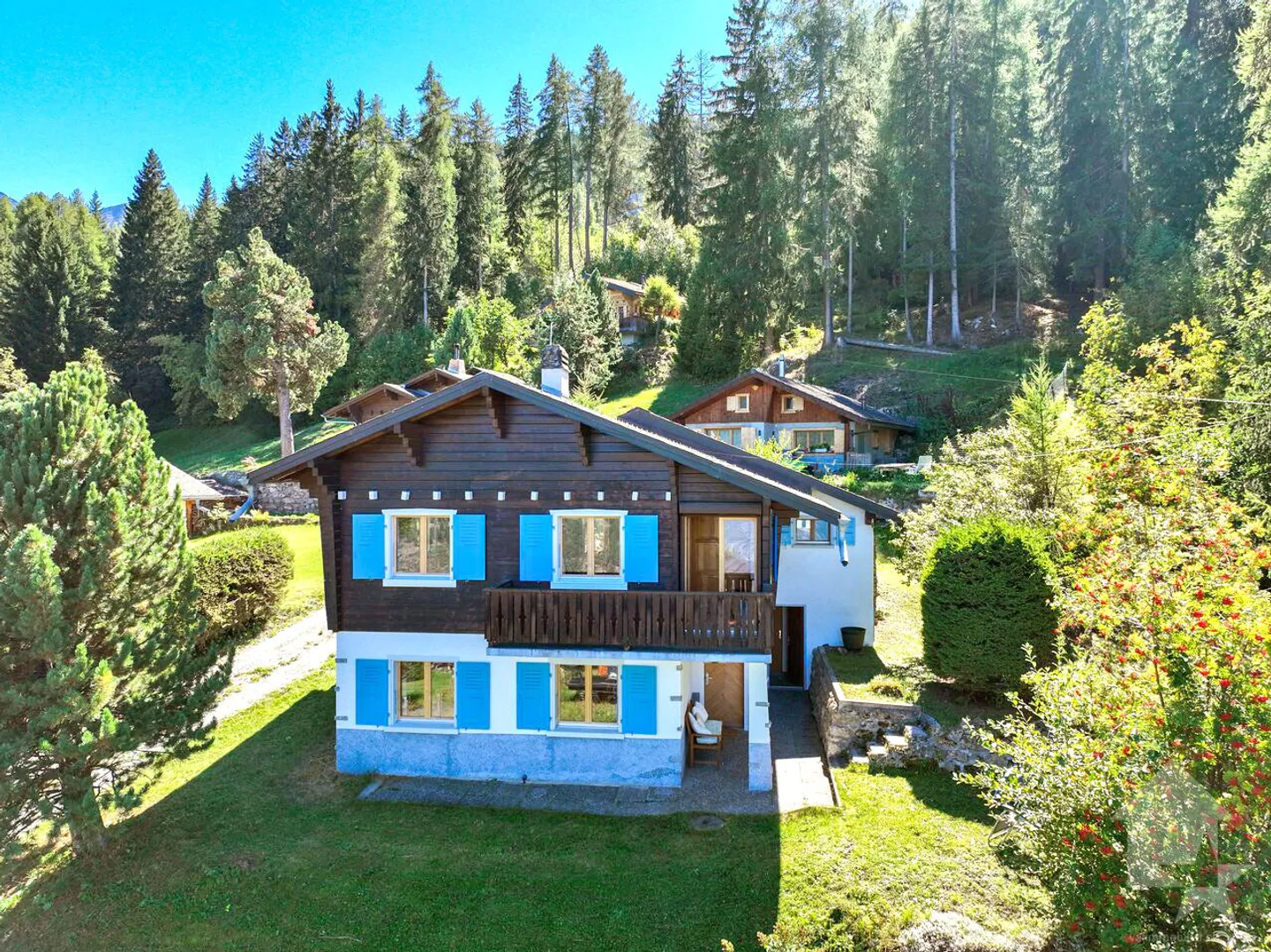 Chalet de 7 pièces au centre de la Tzoumaz - Photo 1 sur 20