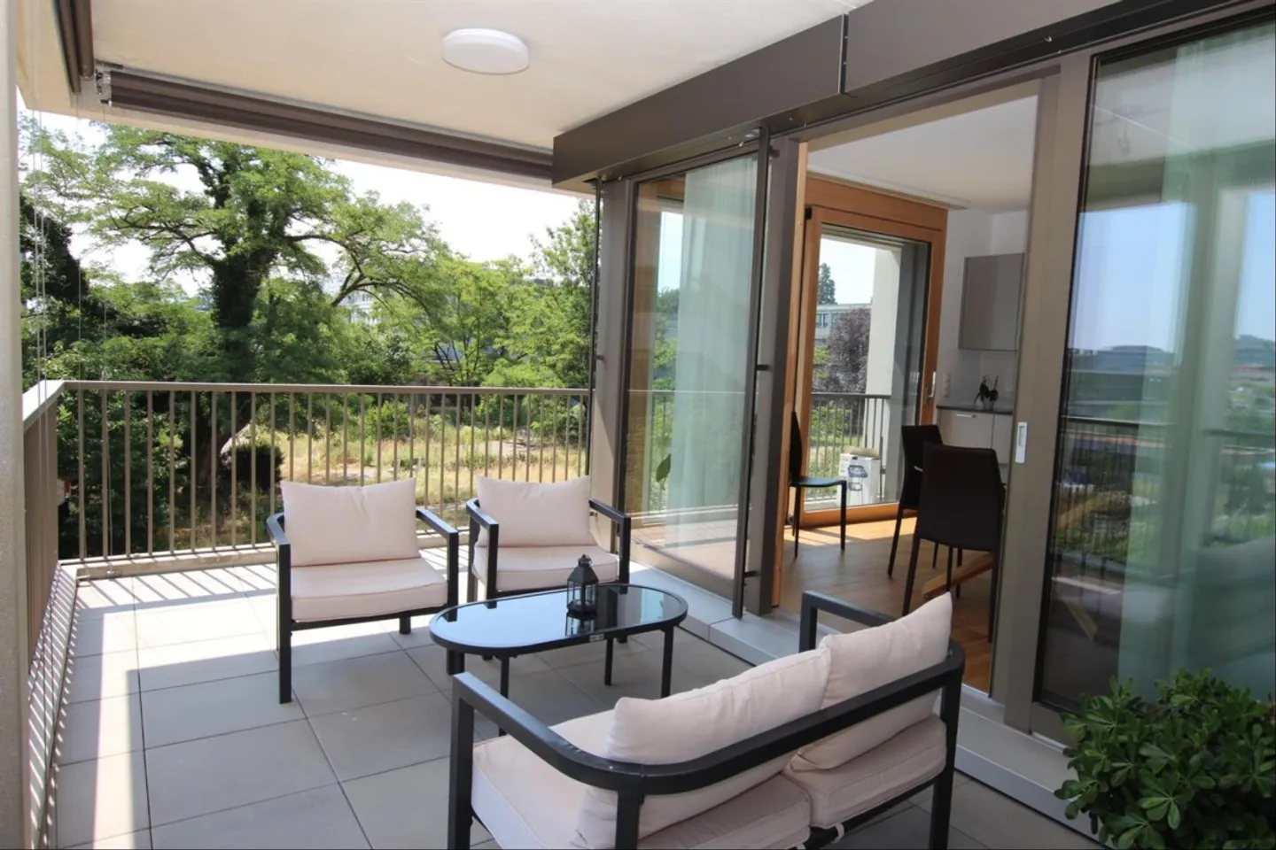 Helles Apartment mit Terrasse - Foto 3 von 6