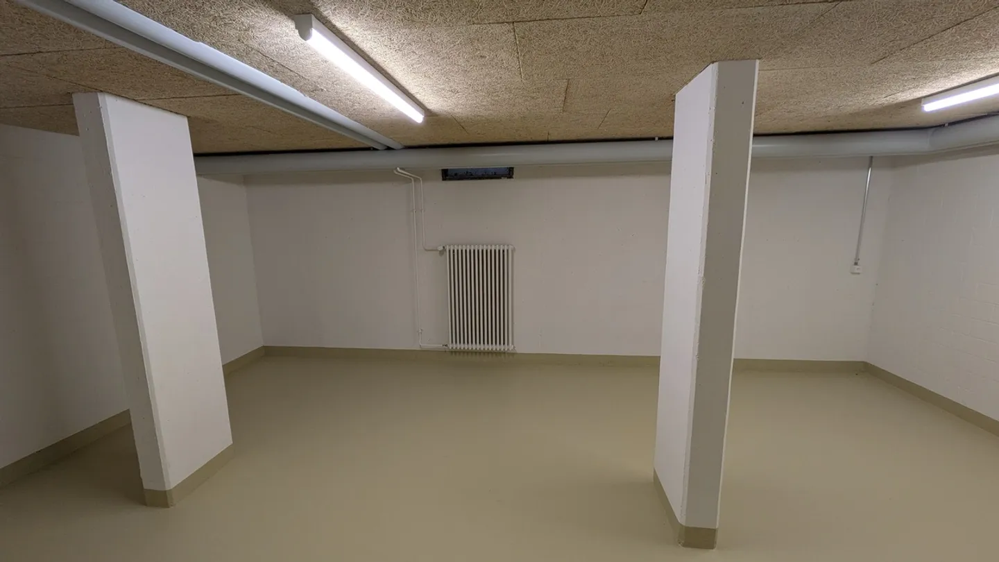 31.81m2 Storage Room Fehraltorf - Haldenstrasse 10 - Photo 1 of 11