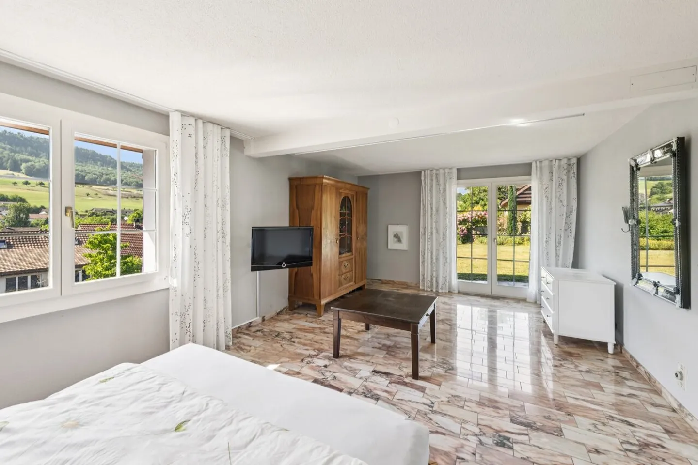 Your retreat with garden paradise and panoramic view - Photo 5 of 8