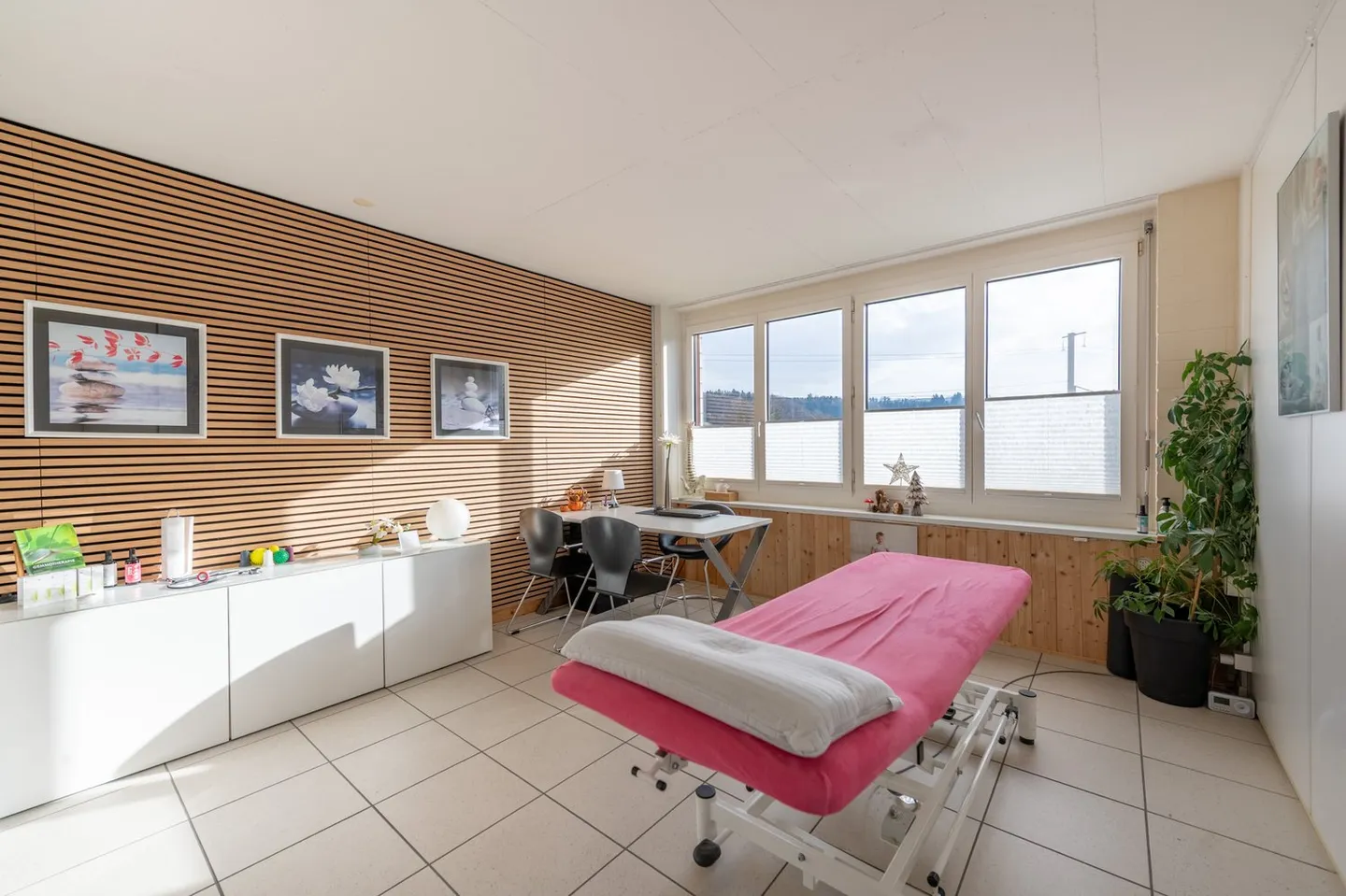 Spazi commerciali attraenti nella migliore posizione ad Aarberg - Foto 2 di 8