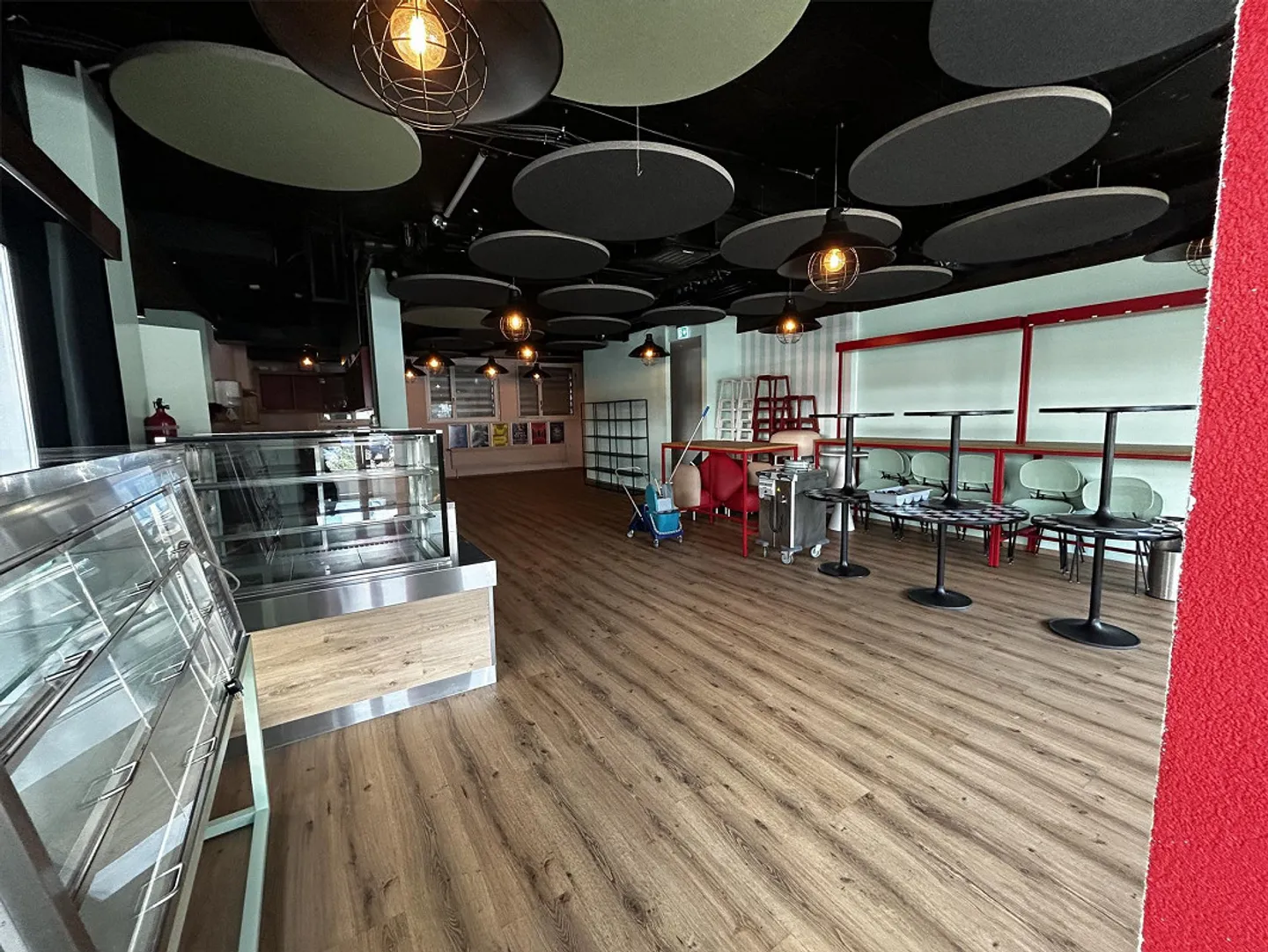 Versatile Commercial Premises on Seftigenstrasse in Bern - Photo 3 of 19