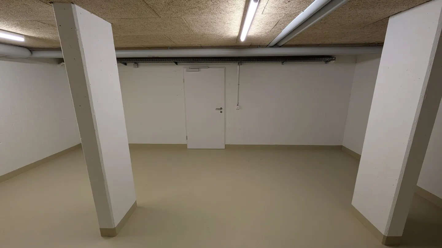 31.81m2 Storage Room Fehraltorf - Haldenstrasse 10 - Photo 3 of 11