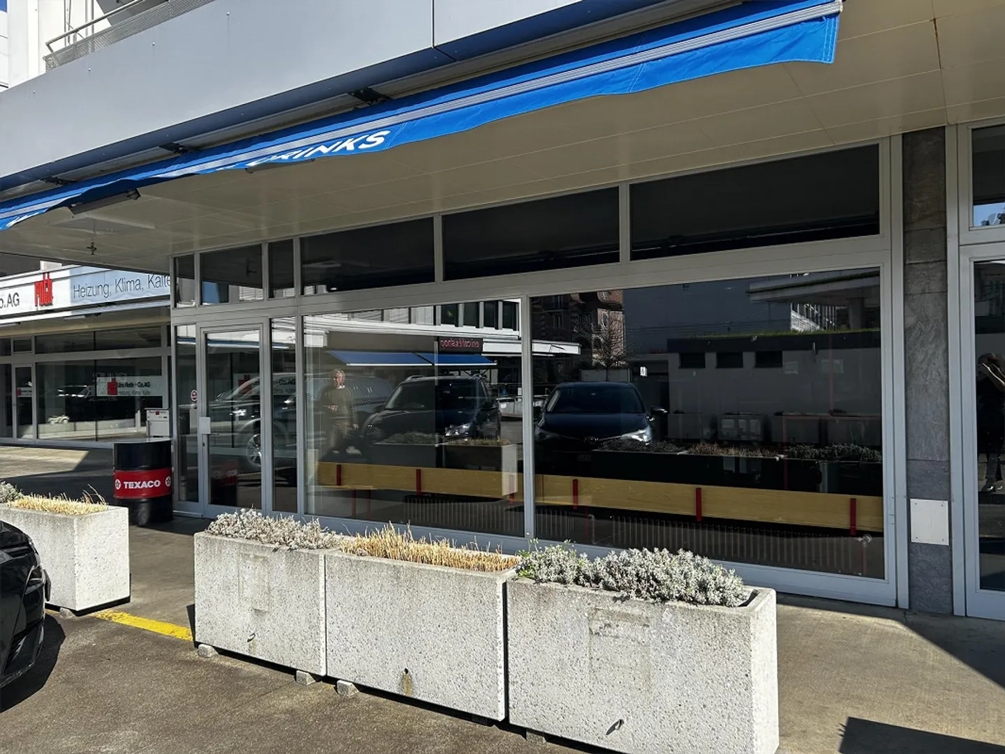 Versatile Commercial Premises on Seftigenstrasse in Bern - Photo 1 of 19