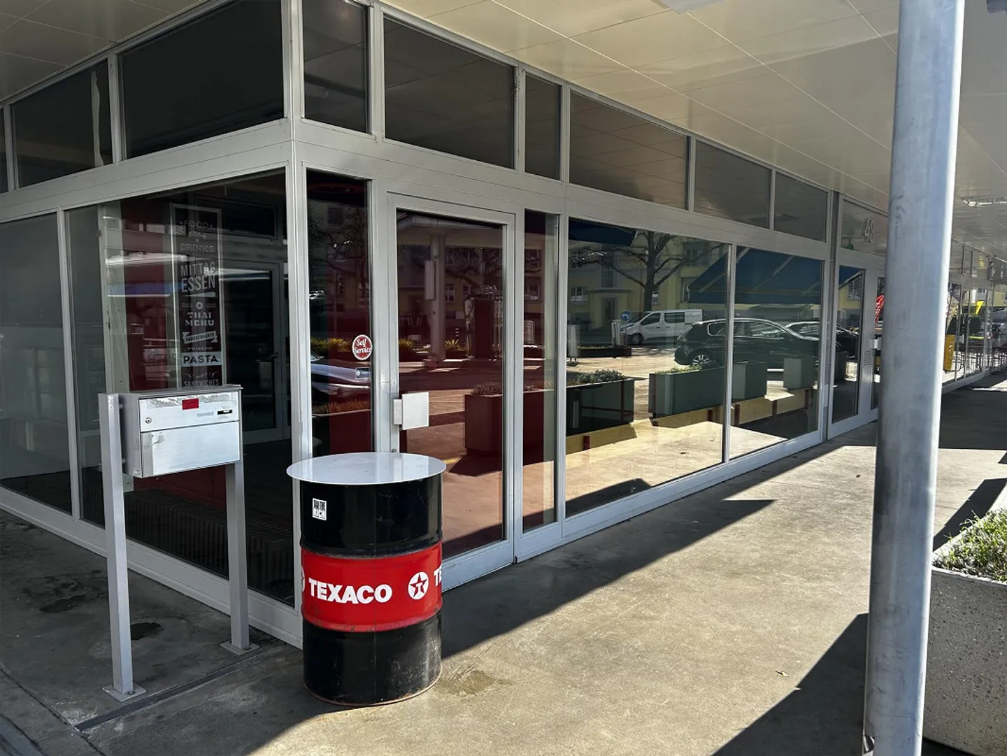 Versatile Commercial Premises on Seftigenstrasse in Bern - Photo 2 of 19