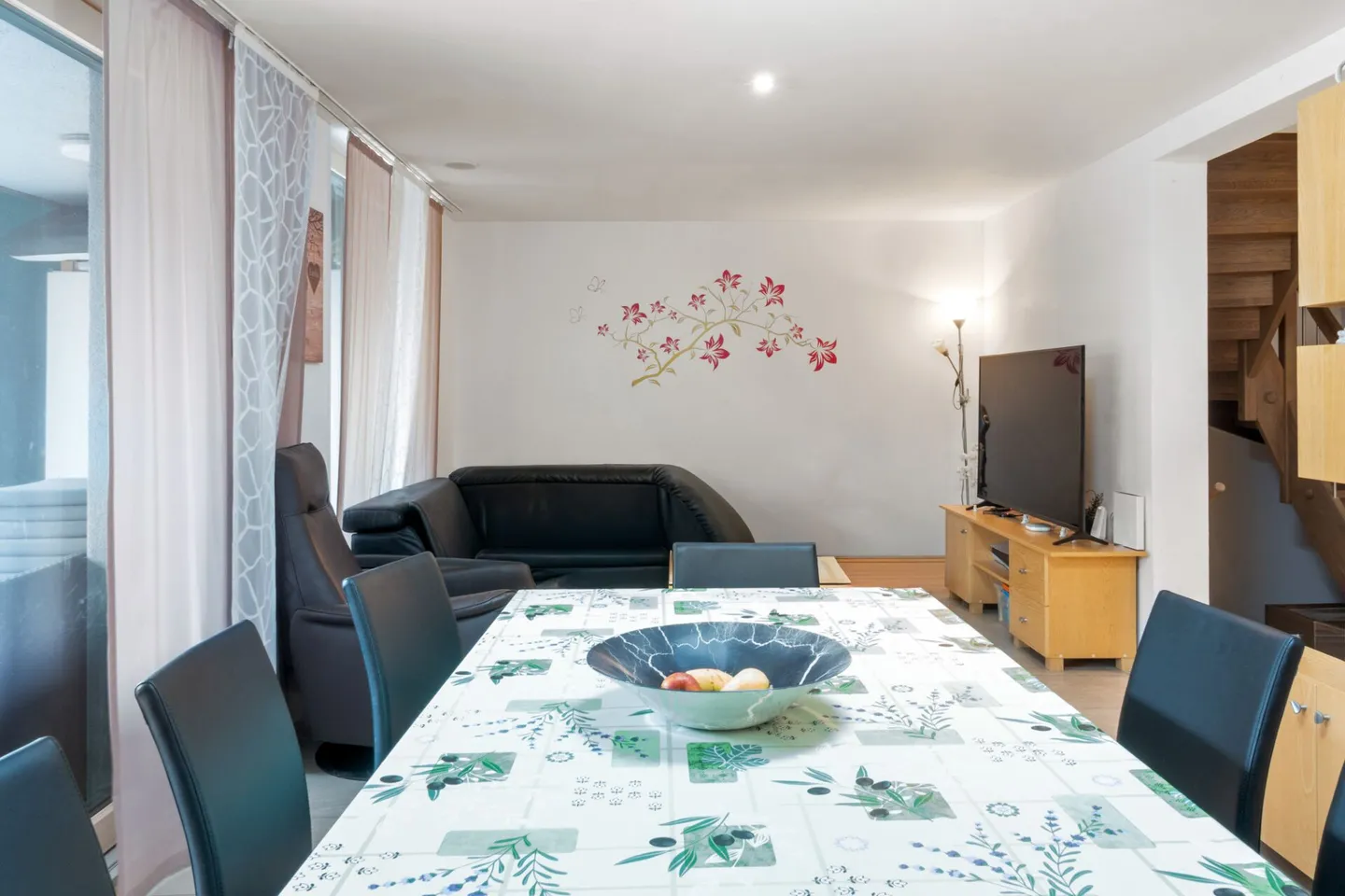 Moderna casa bifamiliare di 6 stanze con giardino a Hausen am Albis - Foto 4 di 14