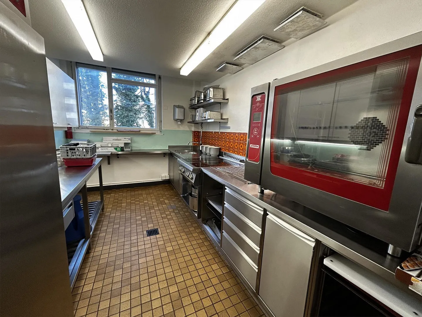 Versatile Commercial Premises on Seftigenstrasse in Bern - Photo 8 of 19