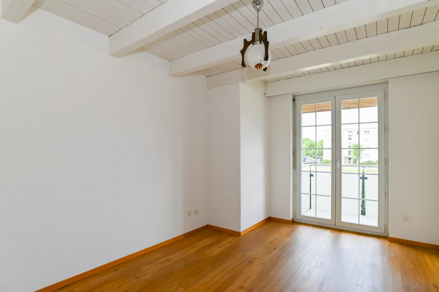 Maison jumelée bien entretenue dans un bon emplacement avec un beau jardin - Photo 9 sur 13