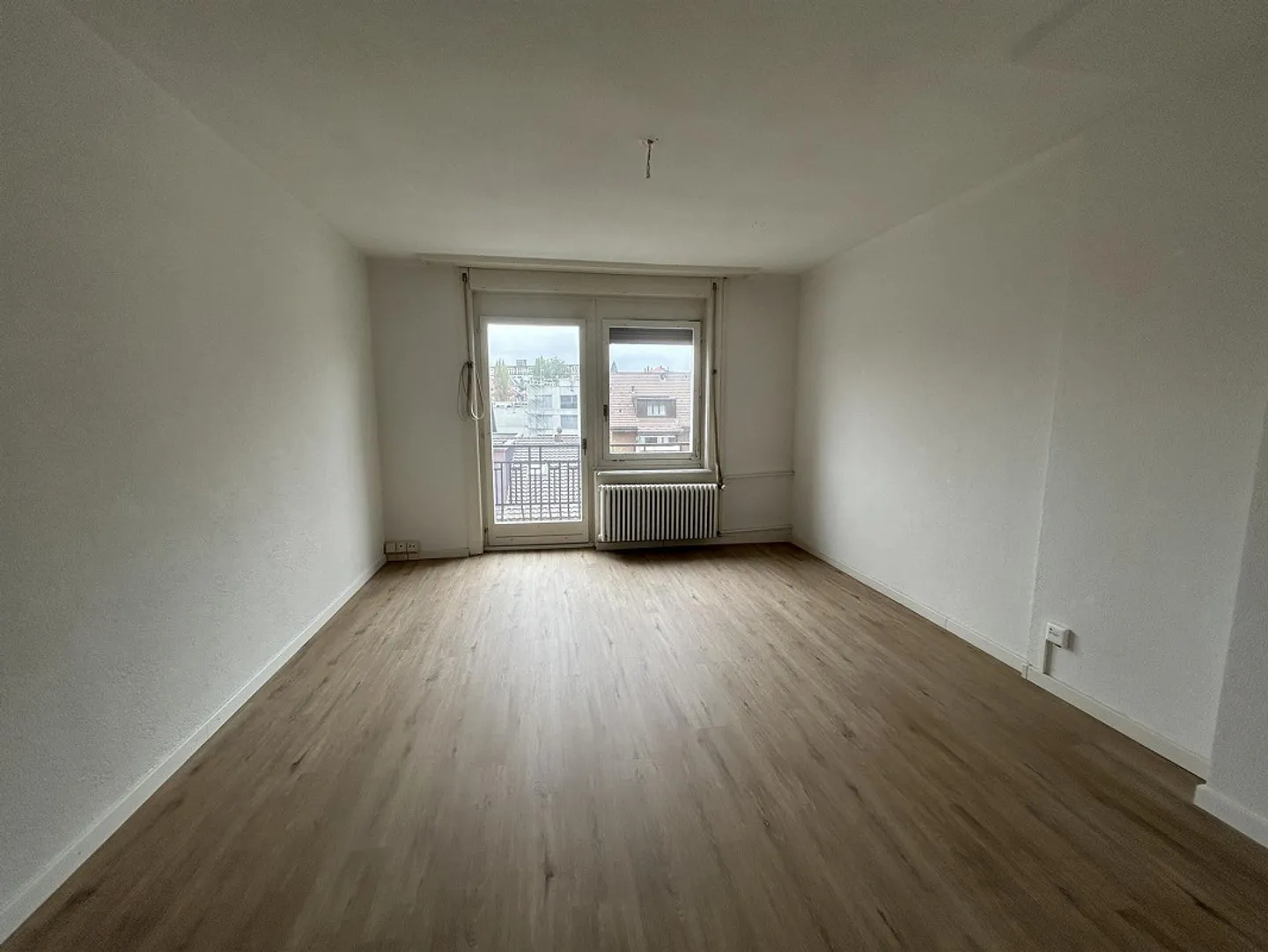 Belle appartement 4.5 pièces récemment rénové - Photo 3 sur 10