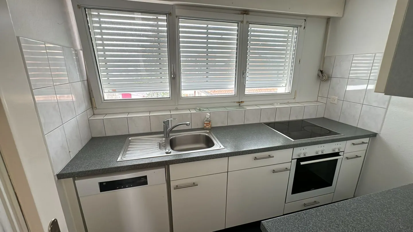 Ampio appartamento di 4,5 locali vicino alla città - Foto 7 di 13