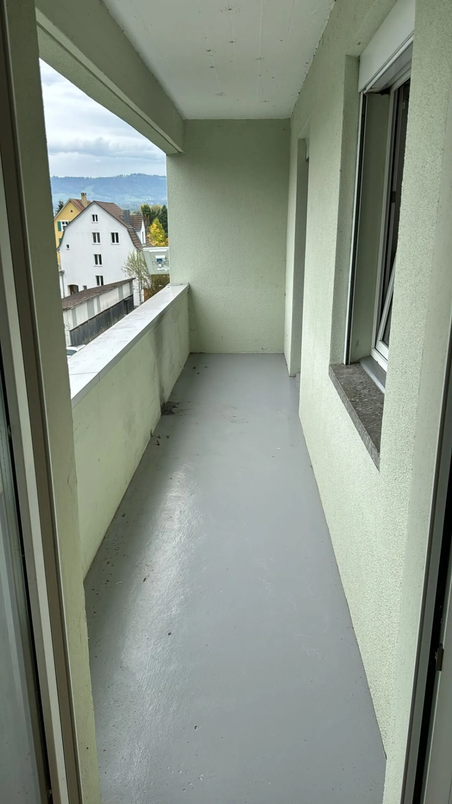 Ampio appartamento di 4,5 locali vicino alla città - Foto 10 di 13