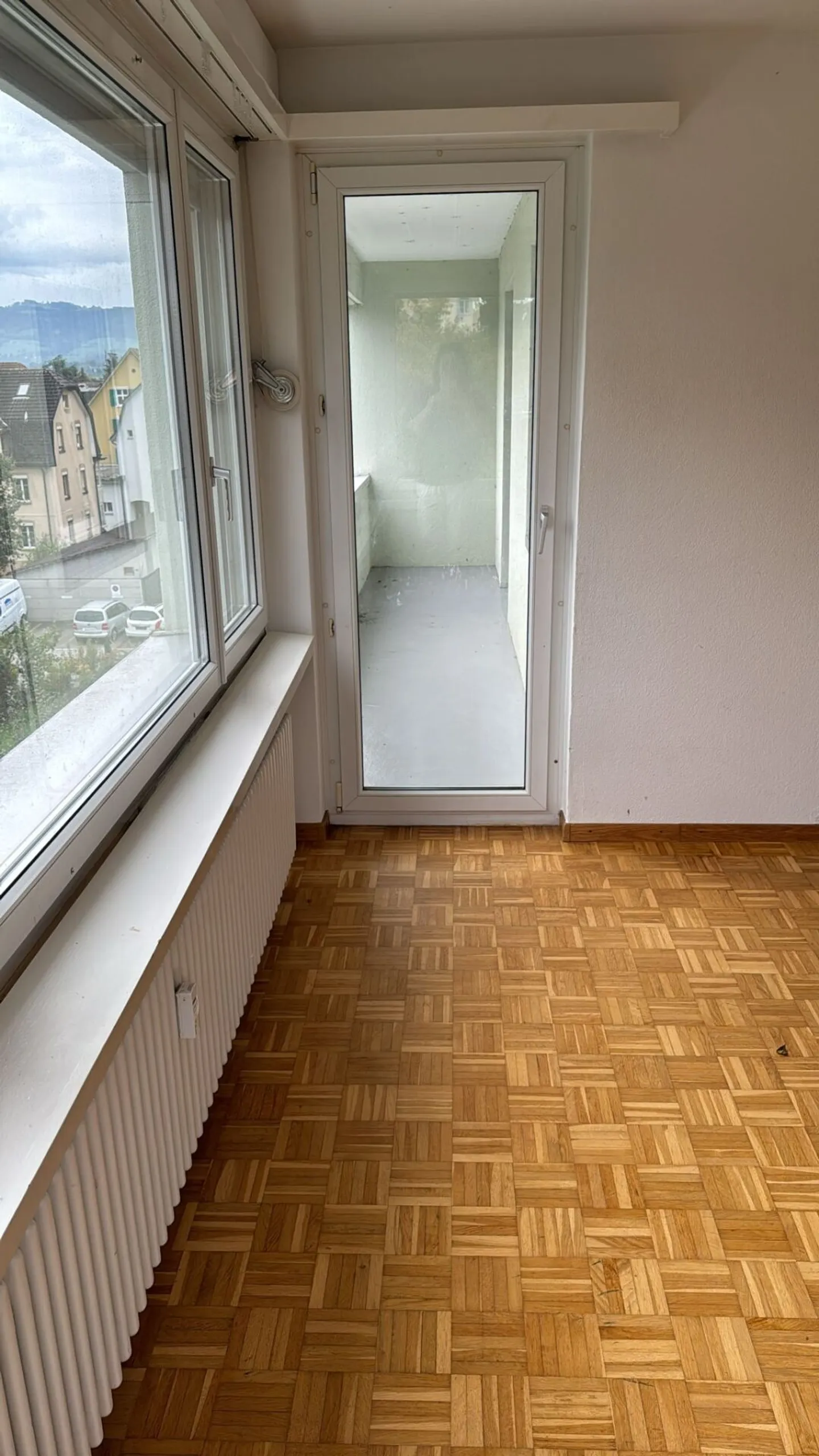 Ampio appartamento di 4,5 locali vicino alla città - Foto 9 di 13