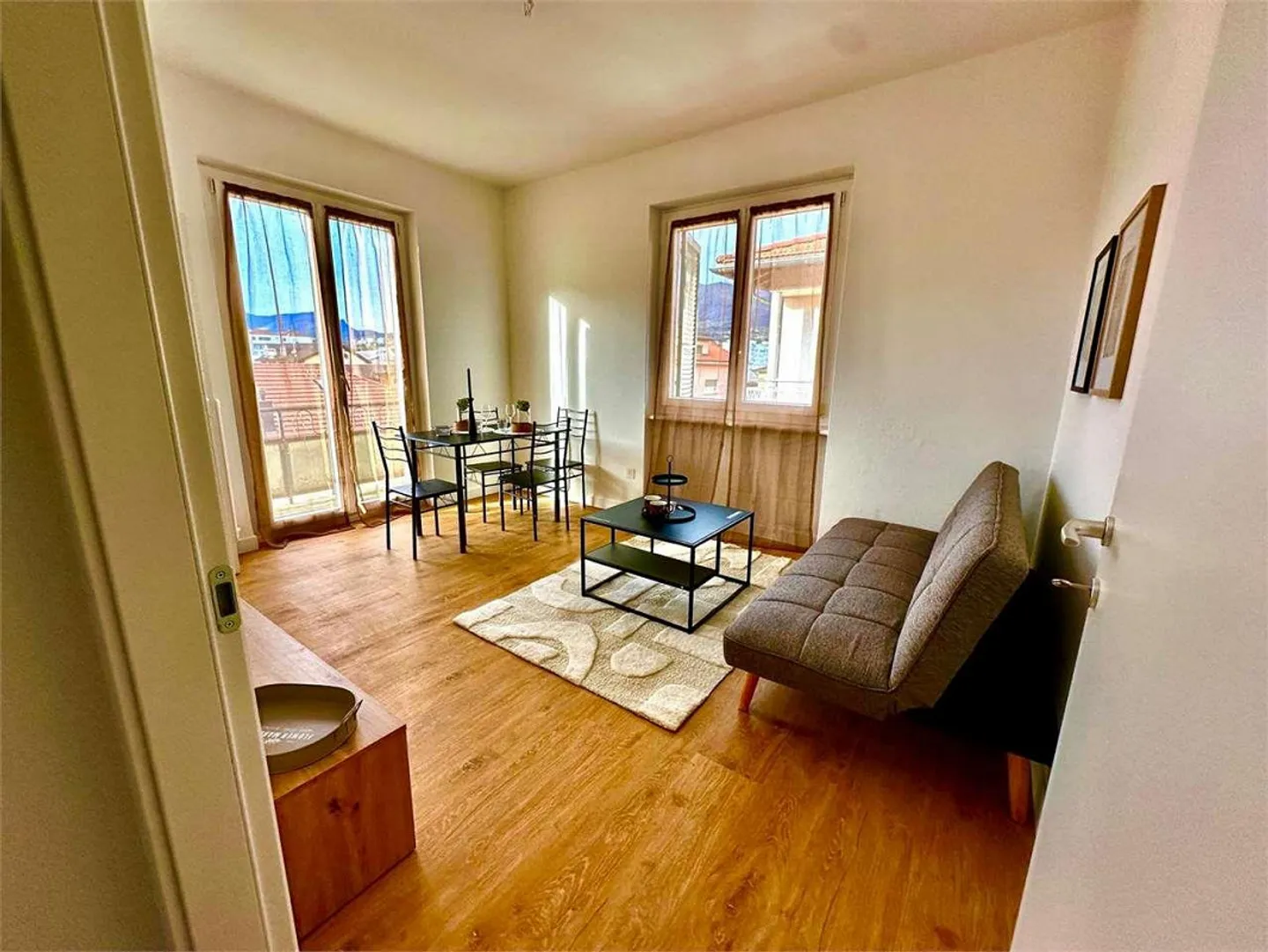 Chiasso: Appartamento trilocale arredato in edificio ristrutturato con alto comfort - Foto 2 di 8