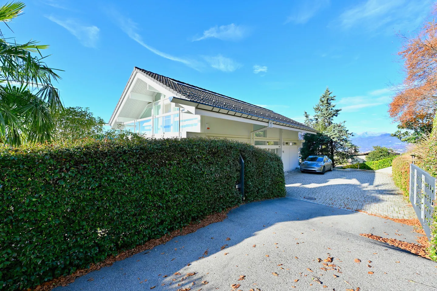Modern Villa in Carabbia - Photo 26 of 26