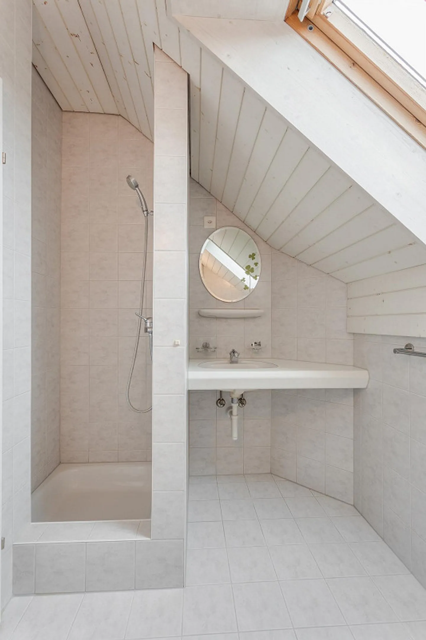 Charming Maisonette Apartment - Photo 4 of 11