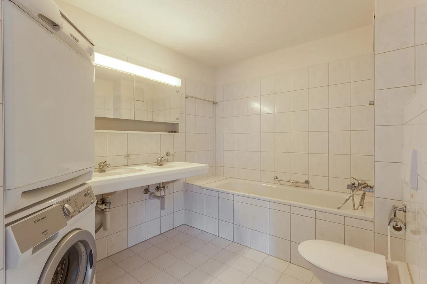 Charming Maisonette Apartment - Photo 6 of 11